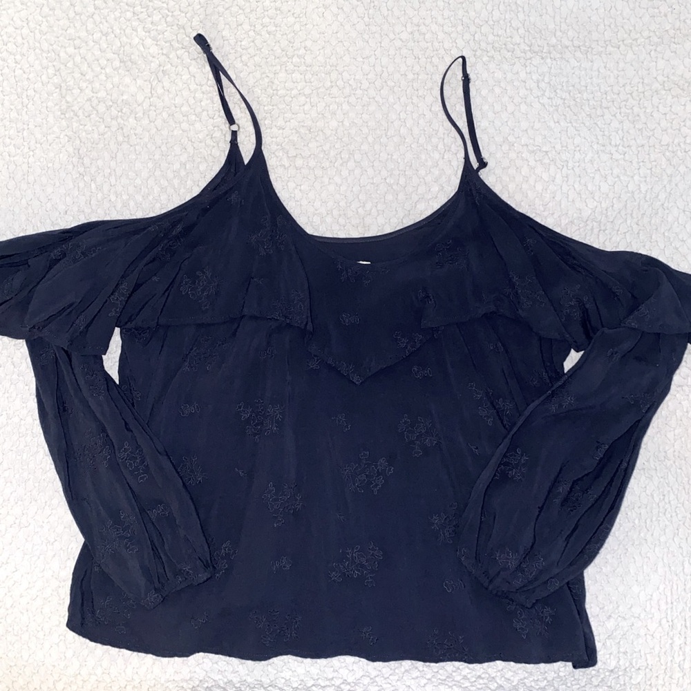 Abercrombie long sleeve cold shoulder blouse
